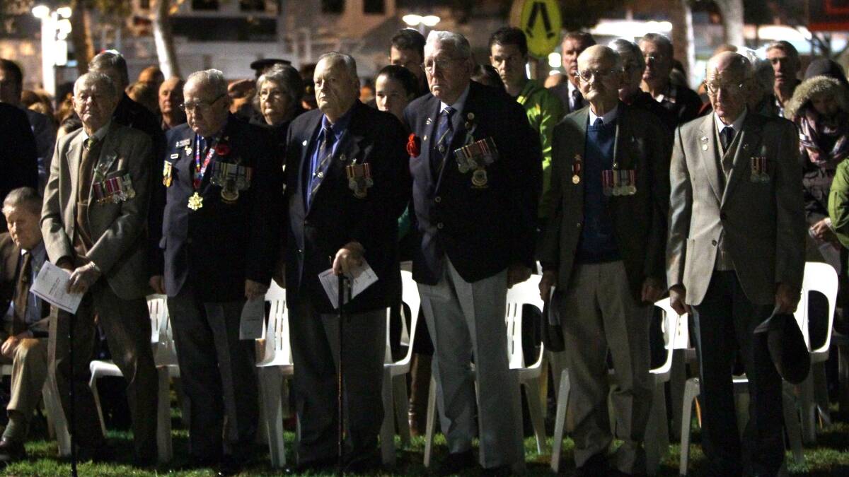 Wagga dawn service and war cemetery service. Pictures: Les Smith