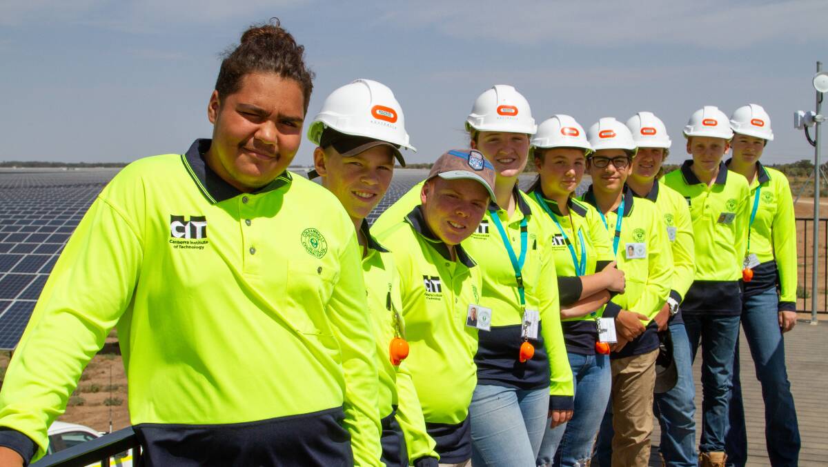 Learning skills: students from Tirakandi Inaburra and Coleambally Central School attending a skills workshop at the Coleambally Solar Farm. PHOTO: Neoen 