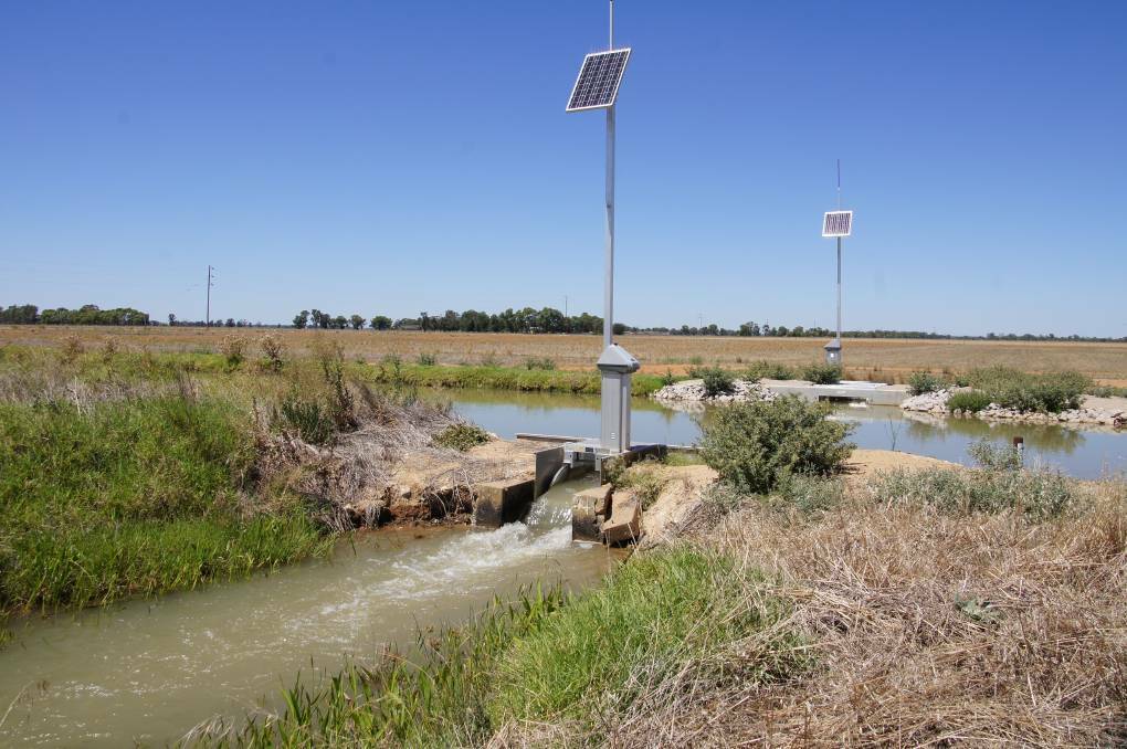 Southern NSW irrigators say it is "blatantly unfair" that their water bills are proposed to rise significantly to cover the costs of the government's metering reform.