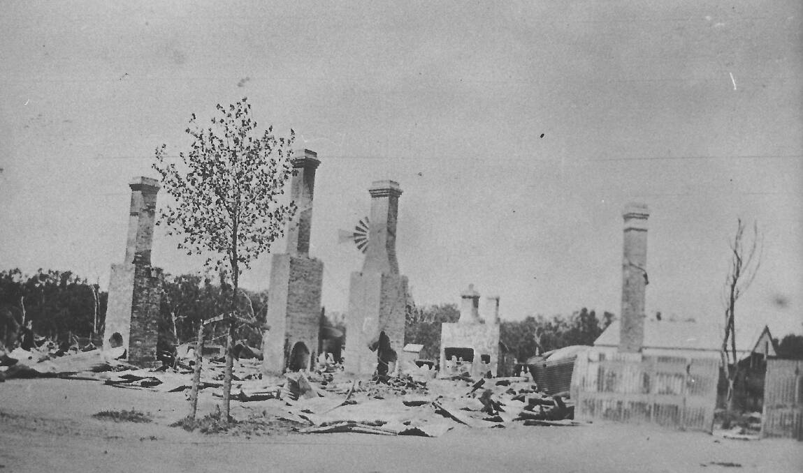 SAD END: The Punt Hotel was destroyed by fire in 1924. The large number of chimneys indicates it was a large building. Picture: Heritage Darlington Point collection