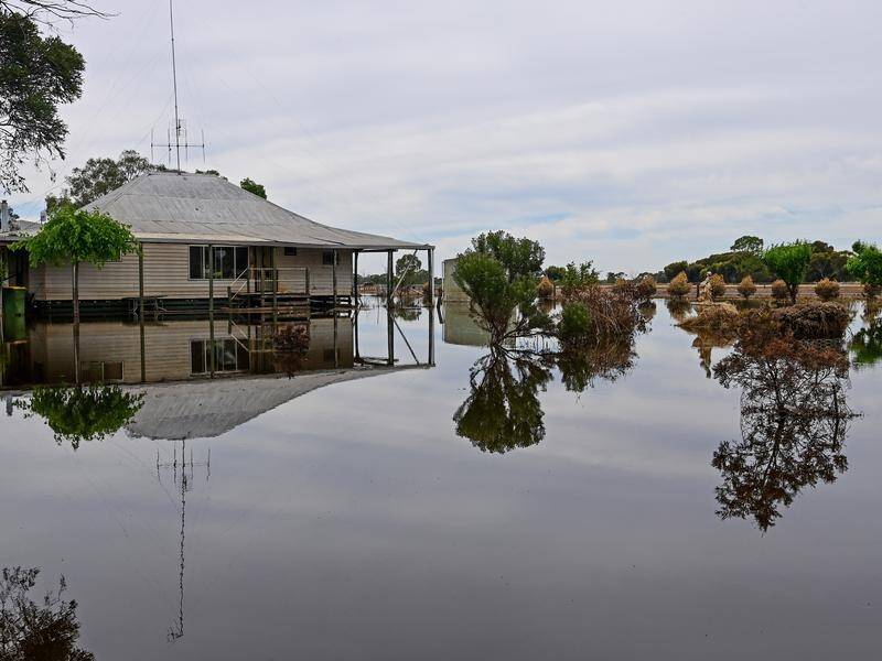 More than 500 roads across Victoria remain closed due to recent flooding. (Brendan McCarthy/AAP PHOTOS)