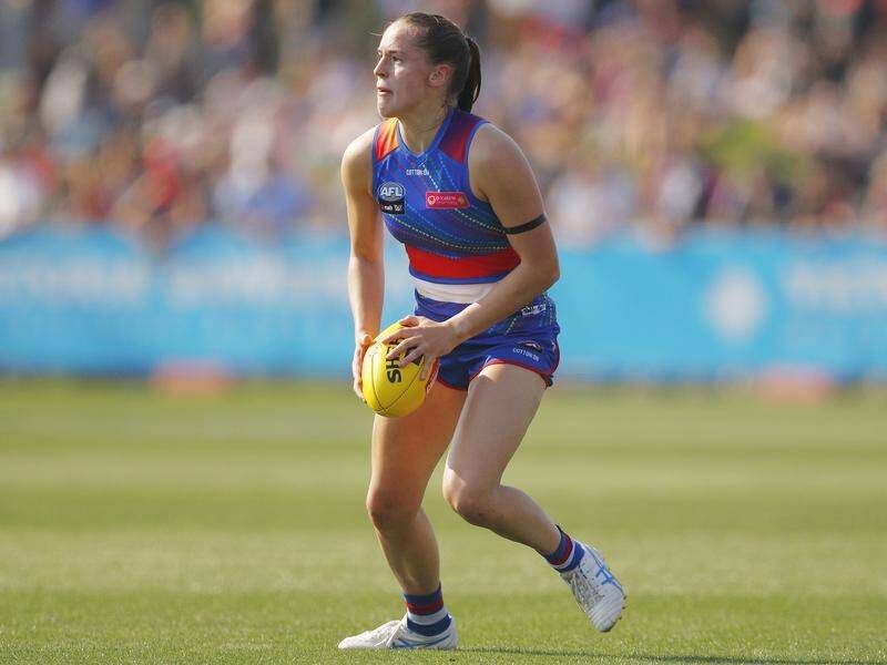 Isabel Huntington has suffered a knee injury in the Bulldogs' opening round AFLW loss to Melbourne.