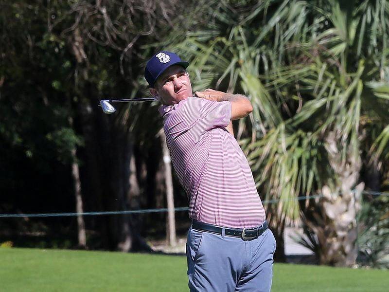 Brendon Todd parred the last two holes to hold onto his one-shot lead at the Mayakoba Classic.